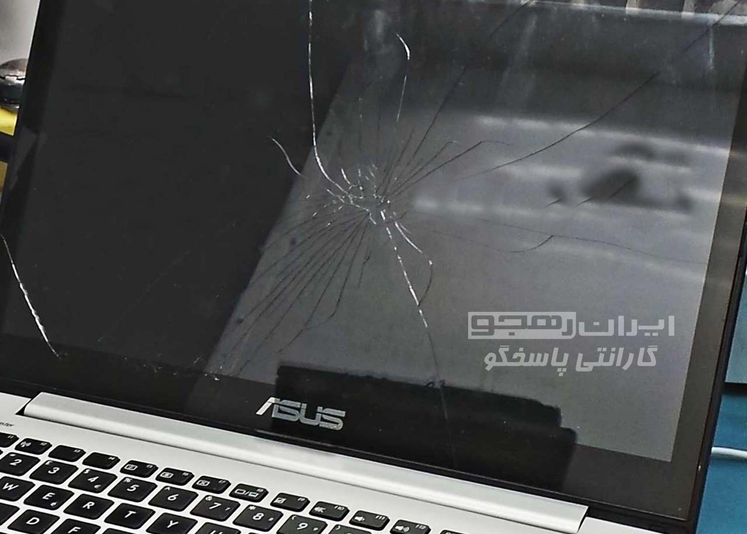 شکستگی صفحه نمایش لپ تاپ